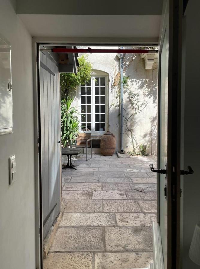 Le Bonheur De La Campagne A La Ville - Grand Studio En Plein Coeur De La Ville Nimes Bagian luar foto